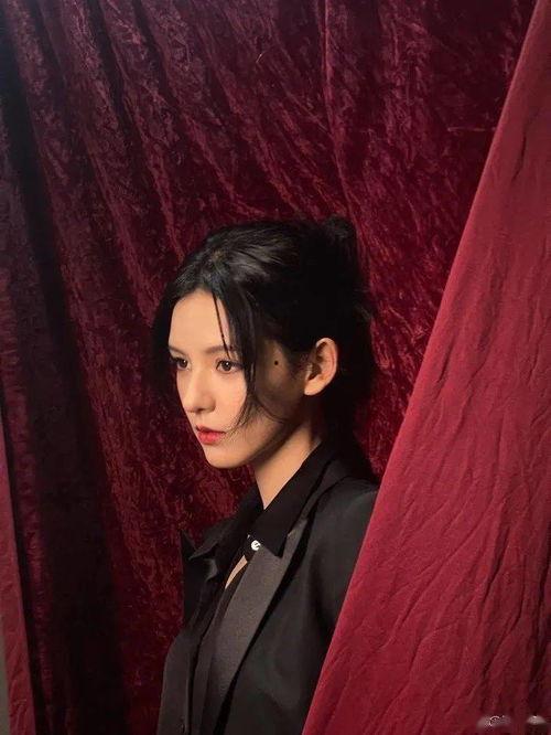 娱乐圈新小花的爆料,揭秘明星背后的真实故事  第3张